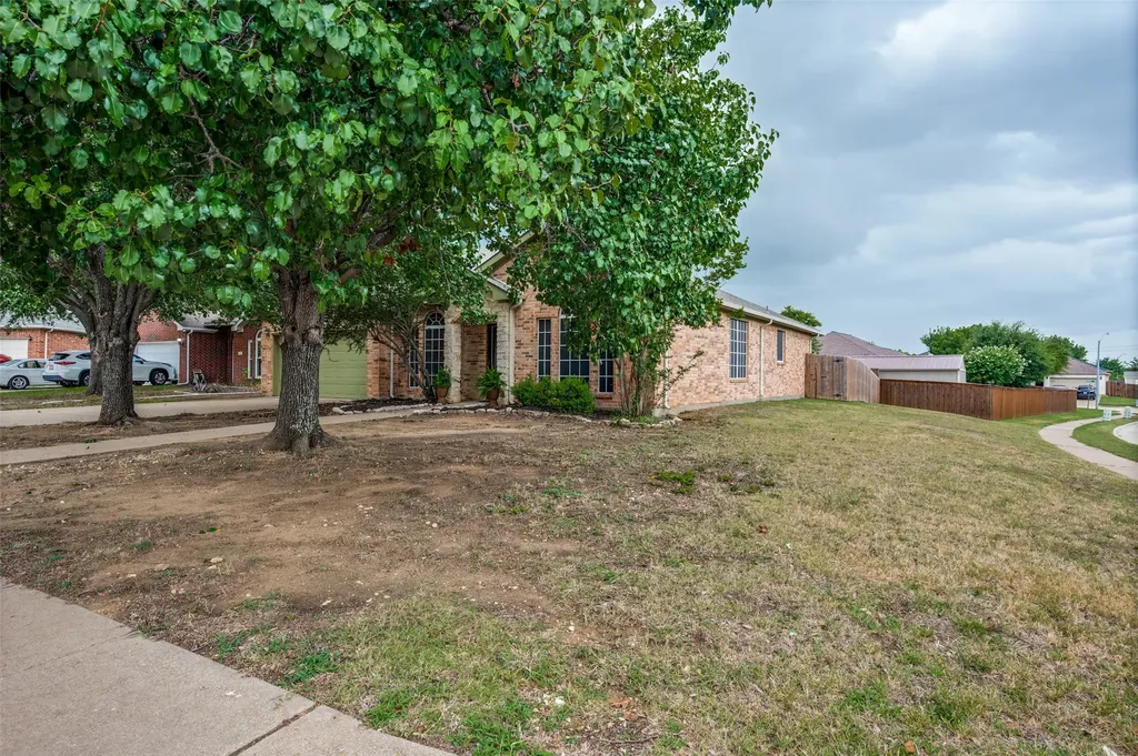 100 Bullava Court Crowley TX 76036