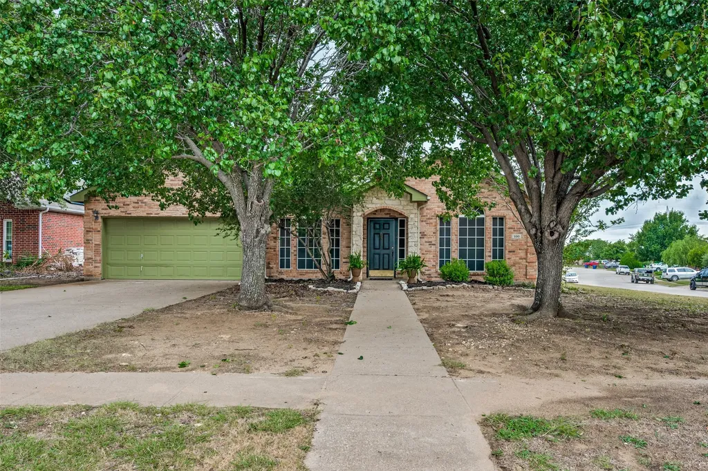 100 Bullava Court Crowley TX 76036