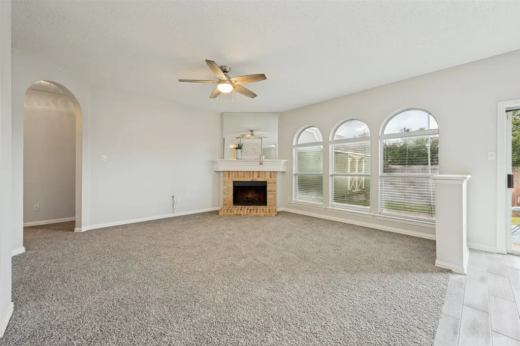 100 Bullava Court Crowley TX 76036