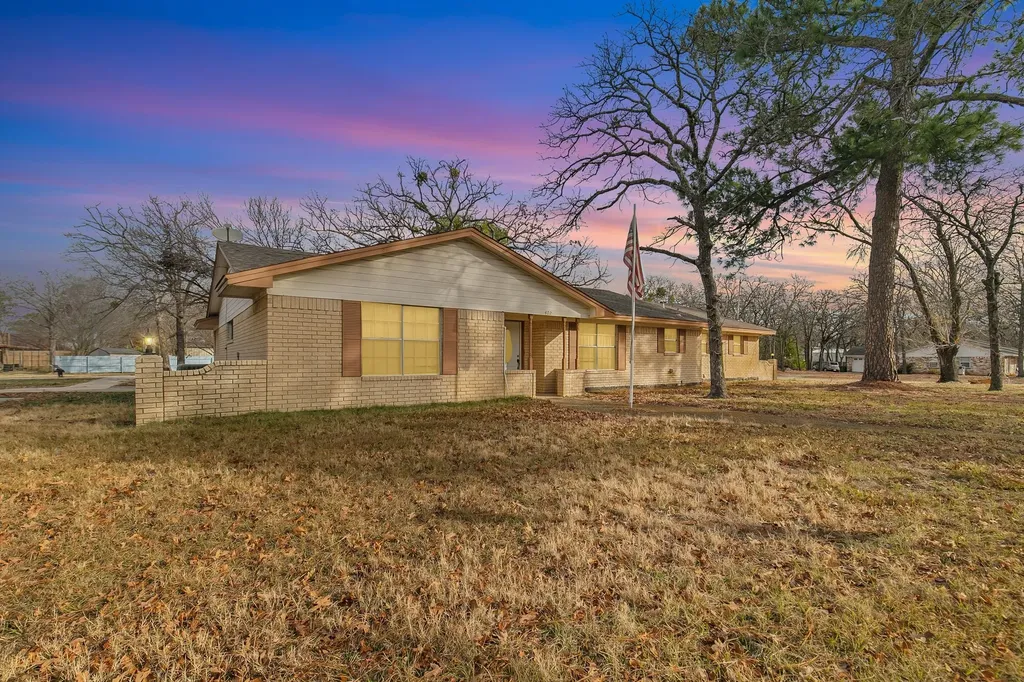 402 Baseline Road Krugerville TX 76227