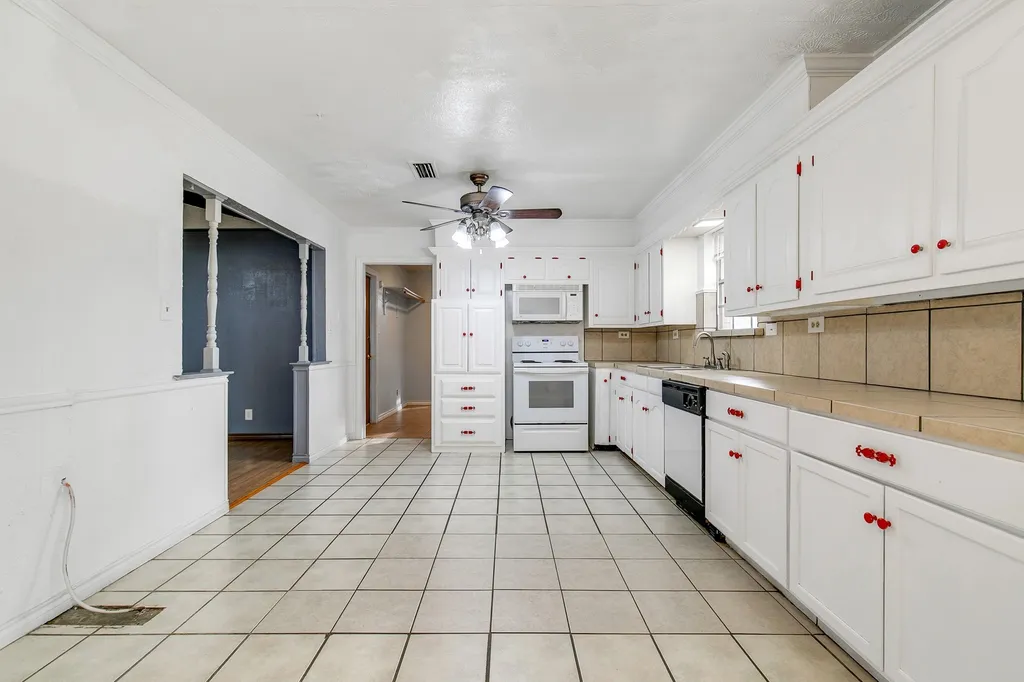 402 Baseline Road Krugerville TX 76227