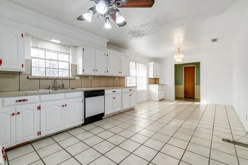 402 Baseline Road Krugerville TX 76227