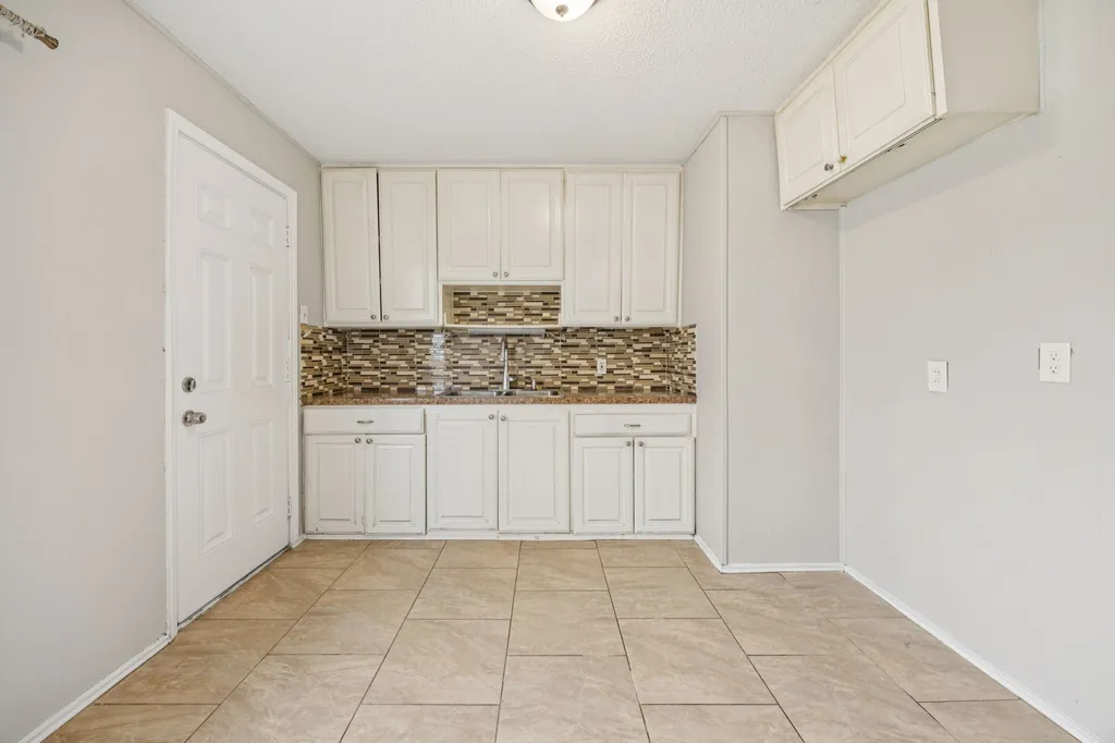 2822 Fir Park Richland Hills TX 76118