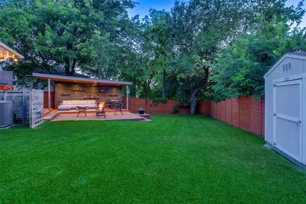 9039 Lanshire Drive Dallas TX 75238