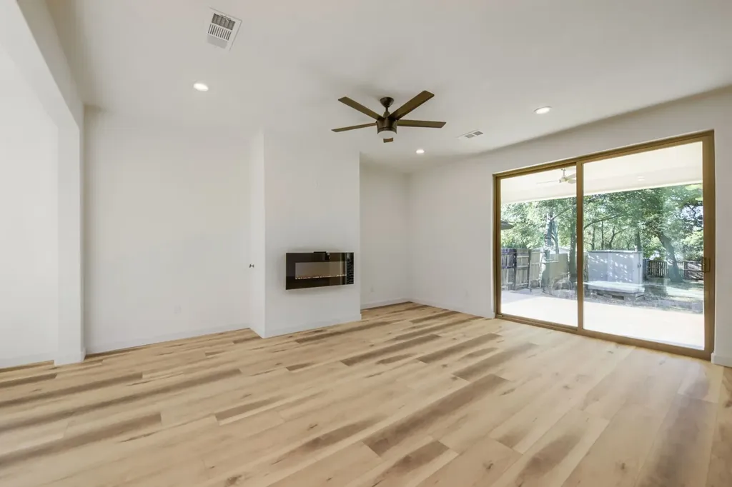 7305 Charbonneau Road Lake Worth TX 76135