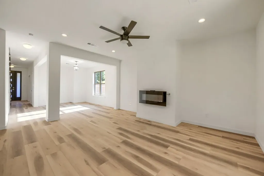 7305 Charbonneau Road Lake Worth TX 76135