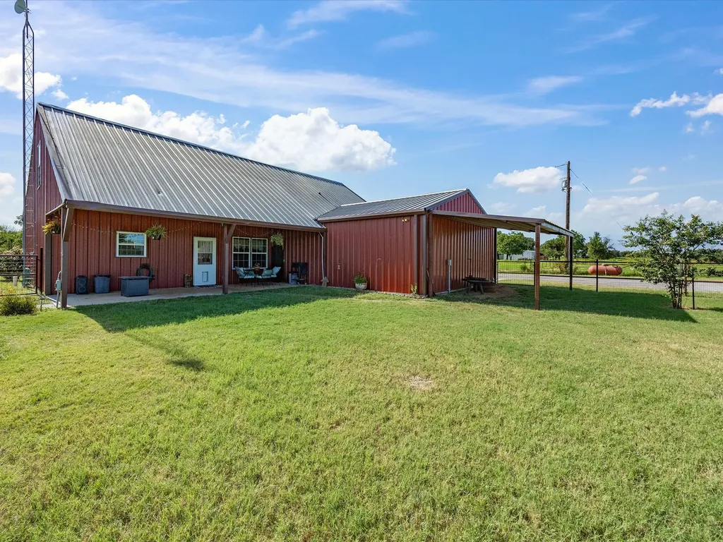 716 County Road 3241 Paradise TX 76073