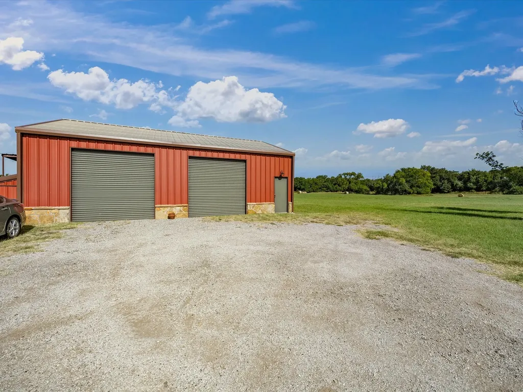 716 County Road 3241 Paradise TX 76073