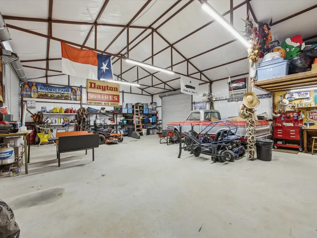 716 County Road 3241 Paradise TX 76073