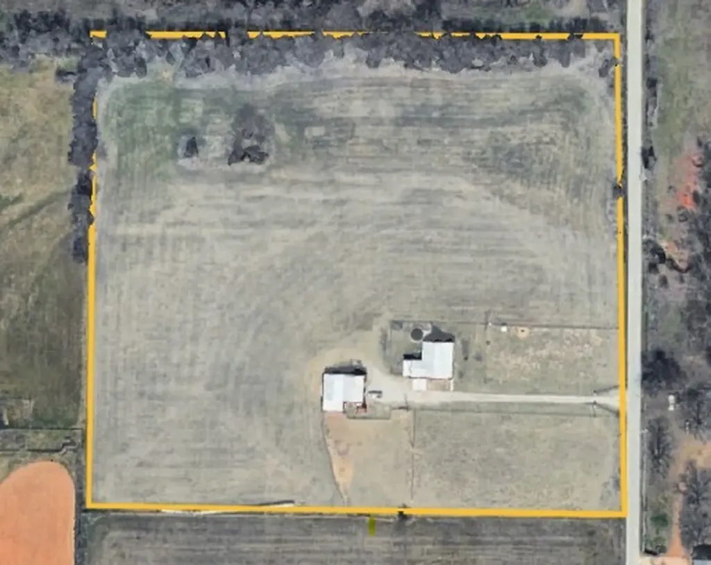 716 County Road 3241 Paradise TX 76073