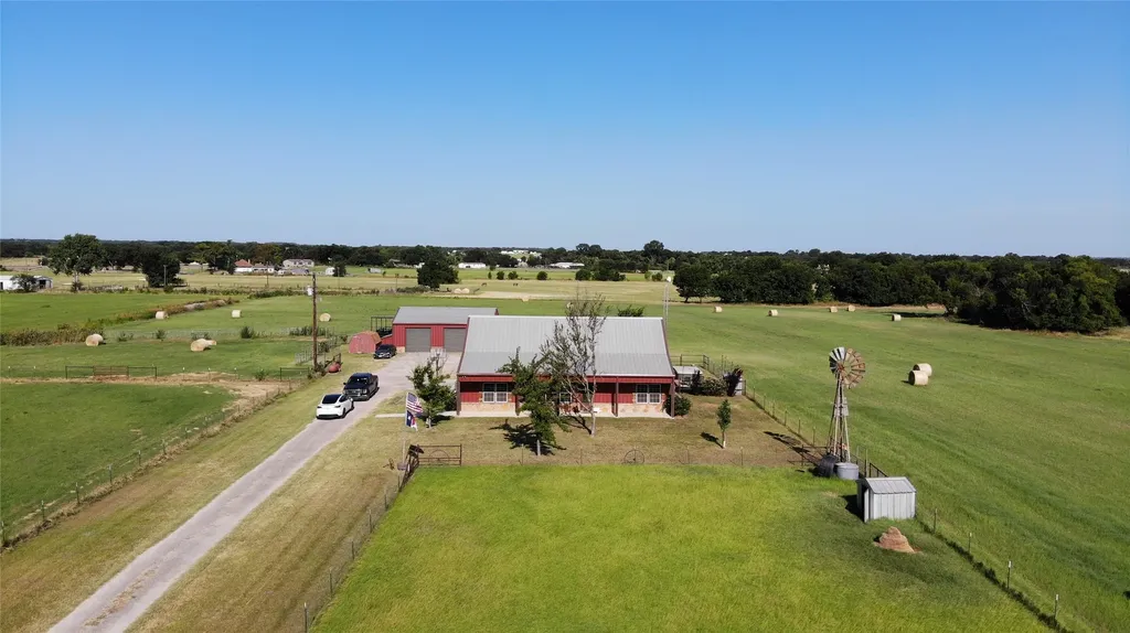 716 County Road 3241 Paradise TX 76073