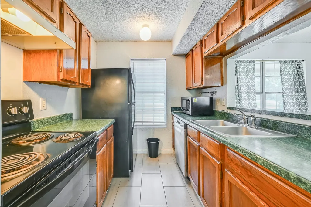 1417 Caplin Drive Arlington TX 76018