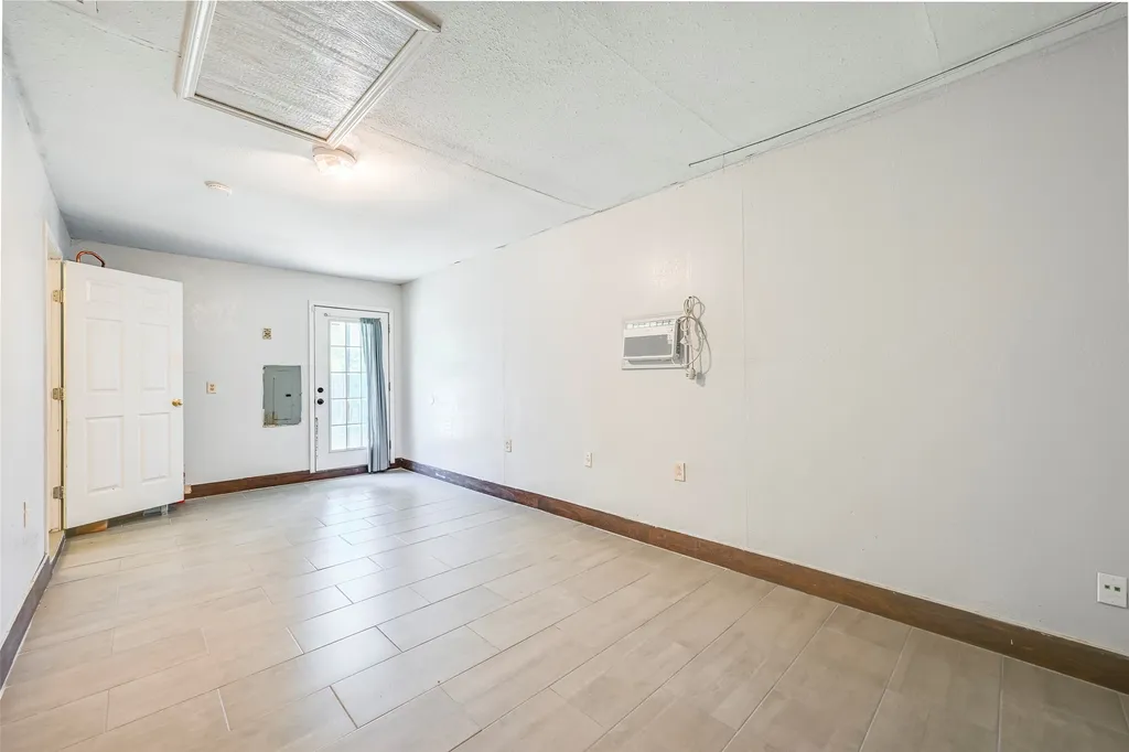 1417 Caplin Drive Arlington TX 76018