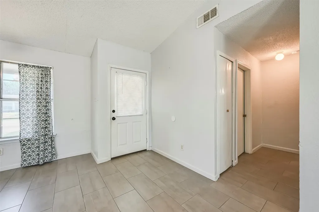 1417 Caplin Drive Arlington TX 76018