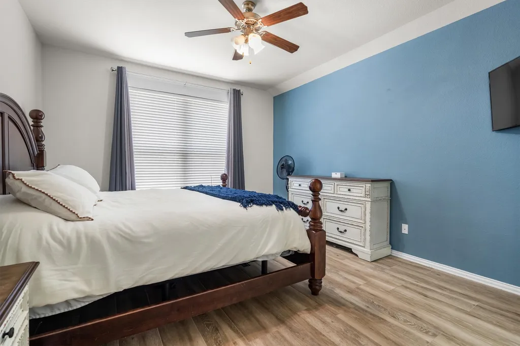 499 Grayson Lane Lake Dallas TX 75065