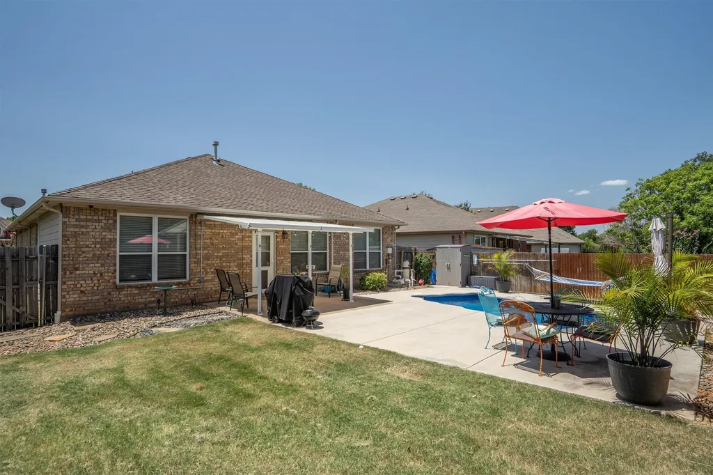 499 Grayson Lane Lake Dallas TX 75065
