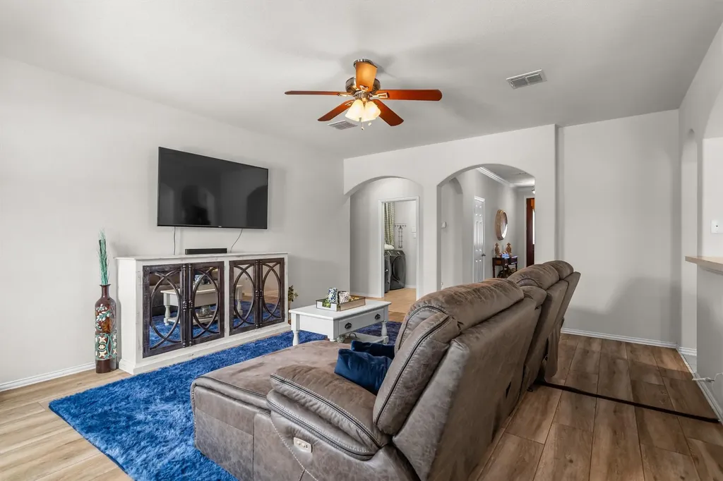 499 Grayson Lane Lake Dallas TX 75065