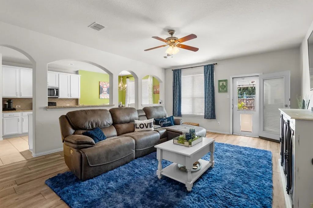 499 Grayson Lane Lake Dallas TX 75065