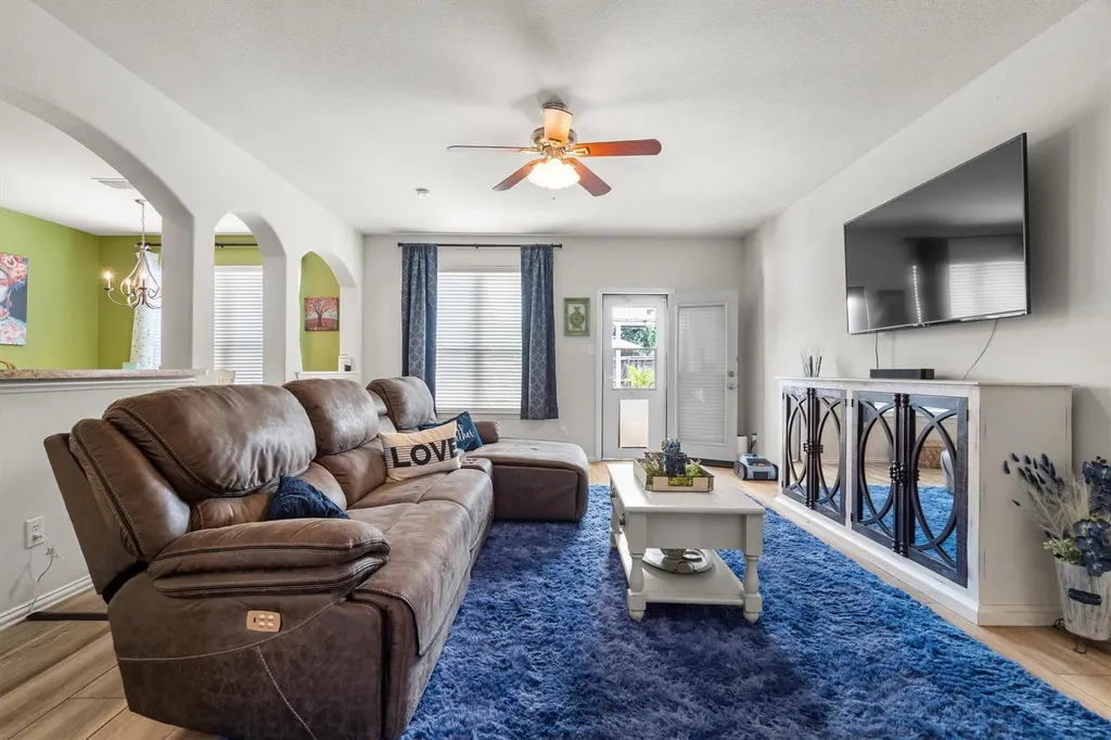 499 Grayson Lane Lake Dallas TX 75065
