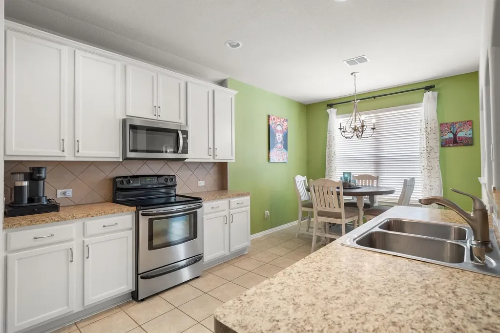 499 Grayson Lane Lake Dallas TX 75065