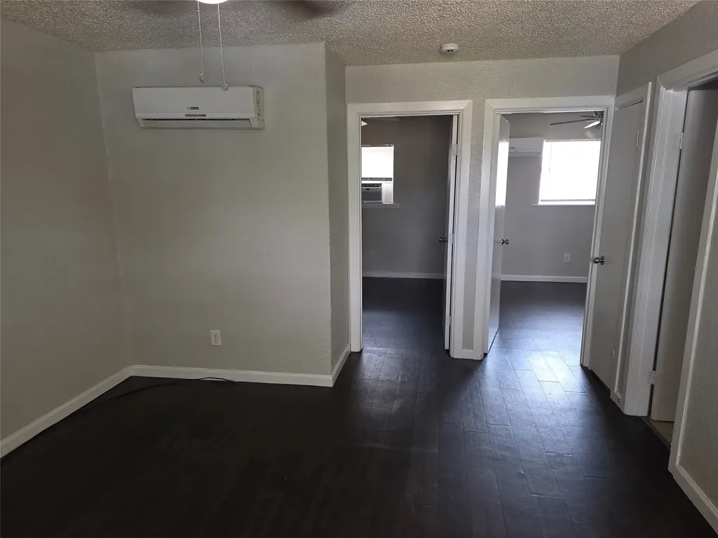3910 Polly Street Dallas TX 75210