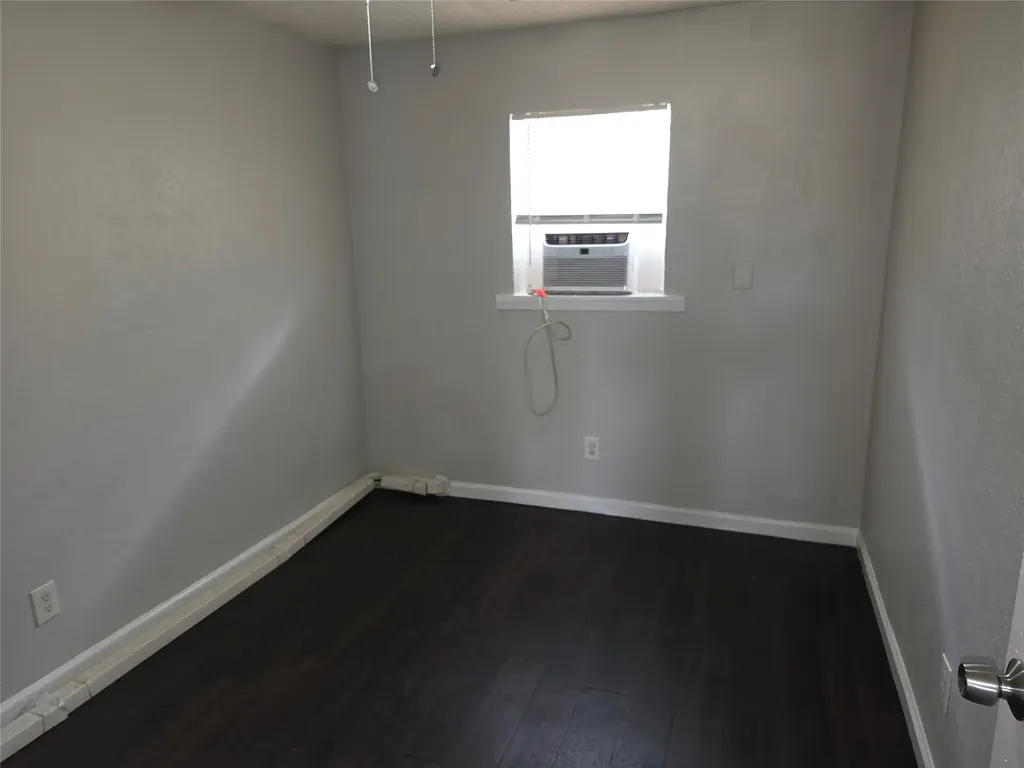 3910 Polly Street Dallas TX 75210