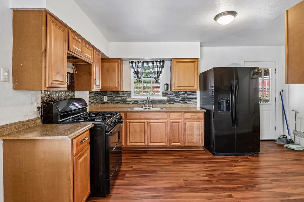 13905 Albemarle Drive Farmers Branch TX 75234