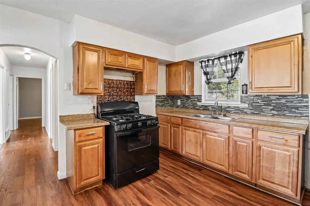 13905 Albemarle Drive Farmers Branch TX 75234