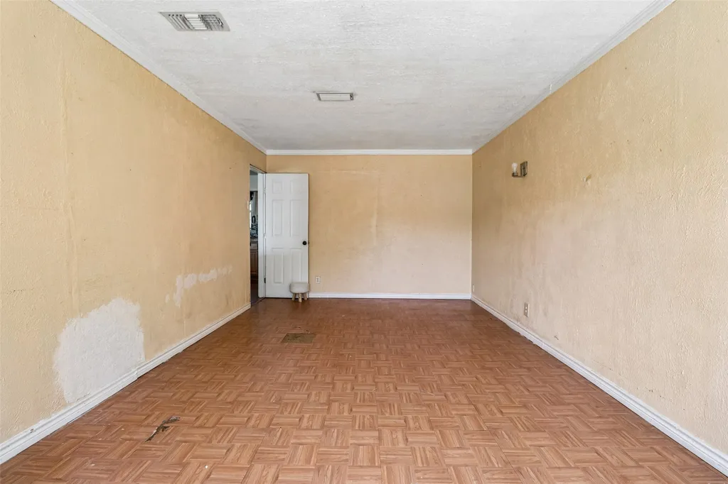 13905 Albemarle Drive Farmers Branch TX 75234