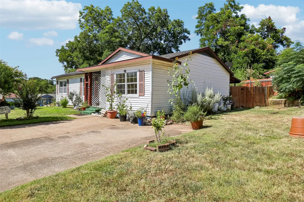 13905 Albemarle Drive Farmers Branch TX 75234