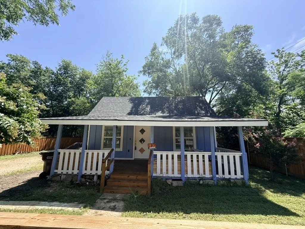 304 N Connett Street Leonard TX 75452