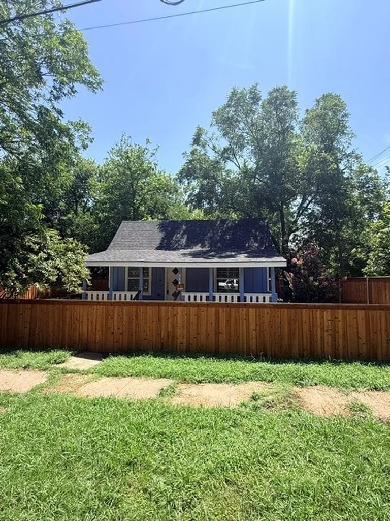 304 N Connett Street Leonard TX 75452