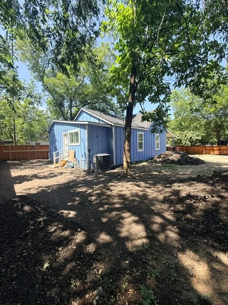 304 N Connett Street Leonard TX 75452