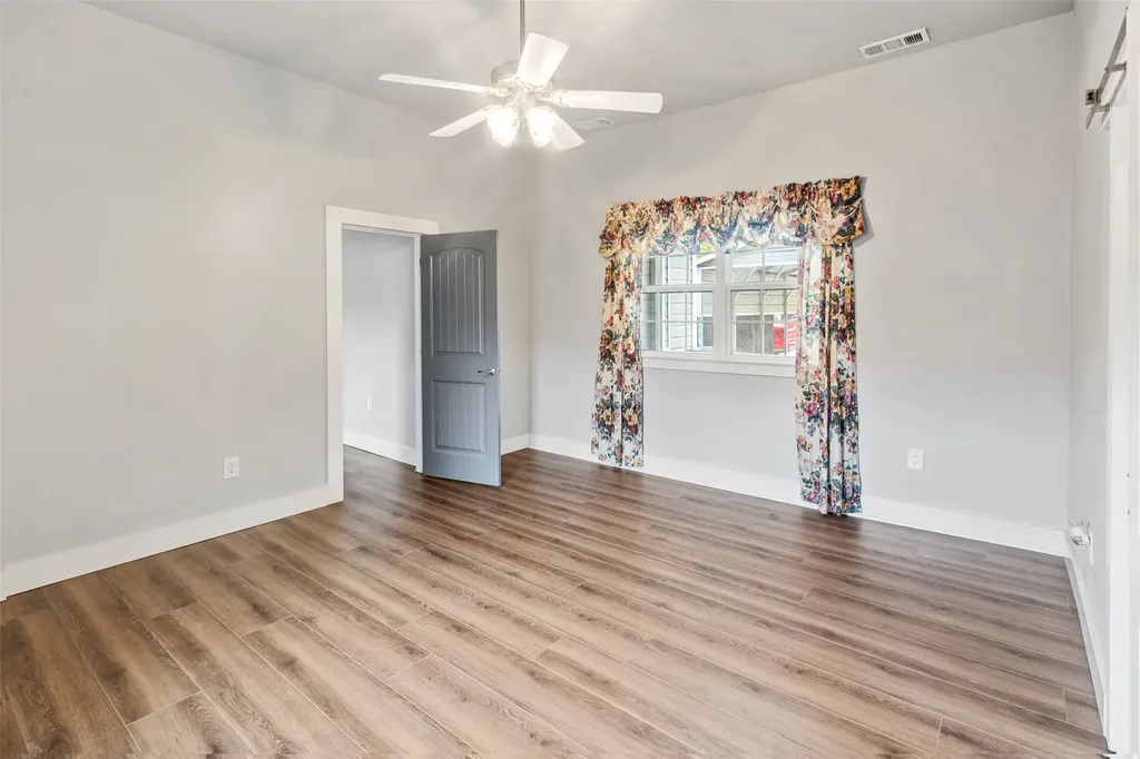607 S Main Street Kemp TX 75143