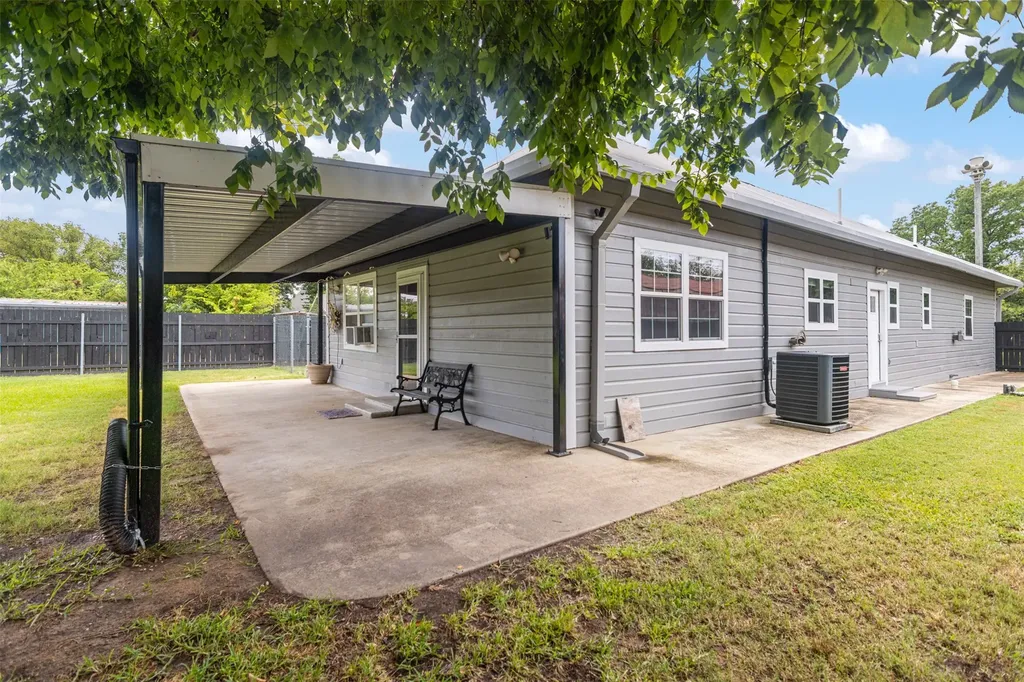 607 S Main Street Kemp TX 75143