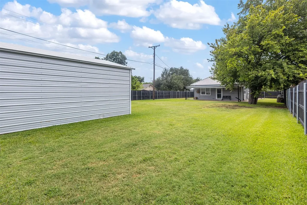 607 S Main Street Kemp TX 75143