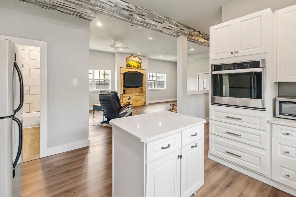 607 S Main Street Kemp TX 75143