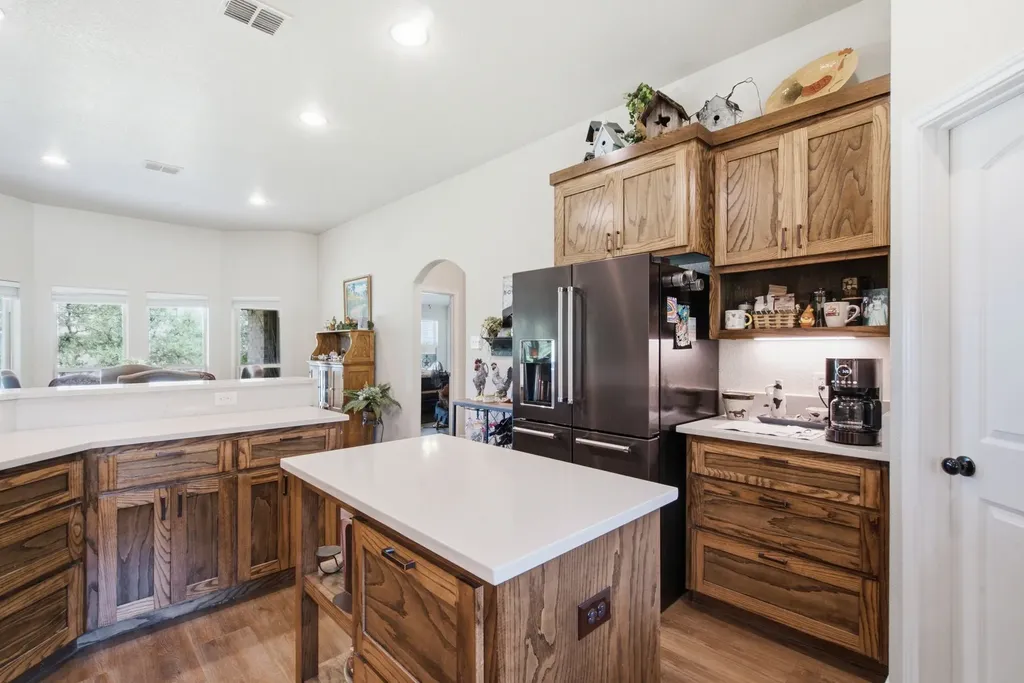 640 Sunfish Point Bluff Dale TX 76433