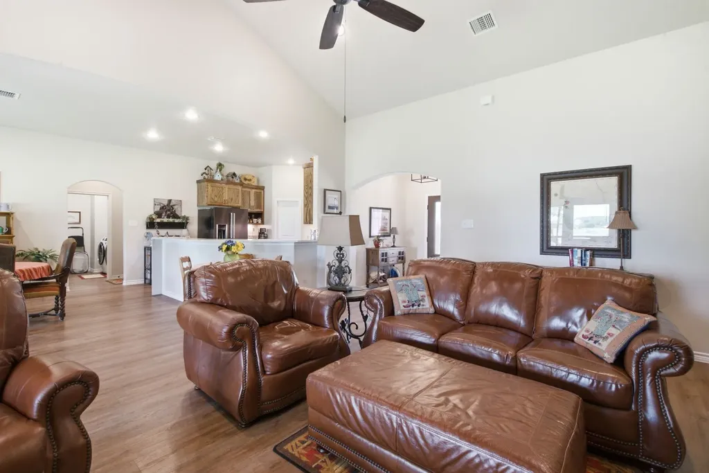640 Sunfish Point Bluff Dale TX 76433