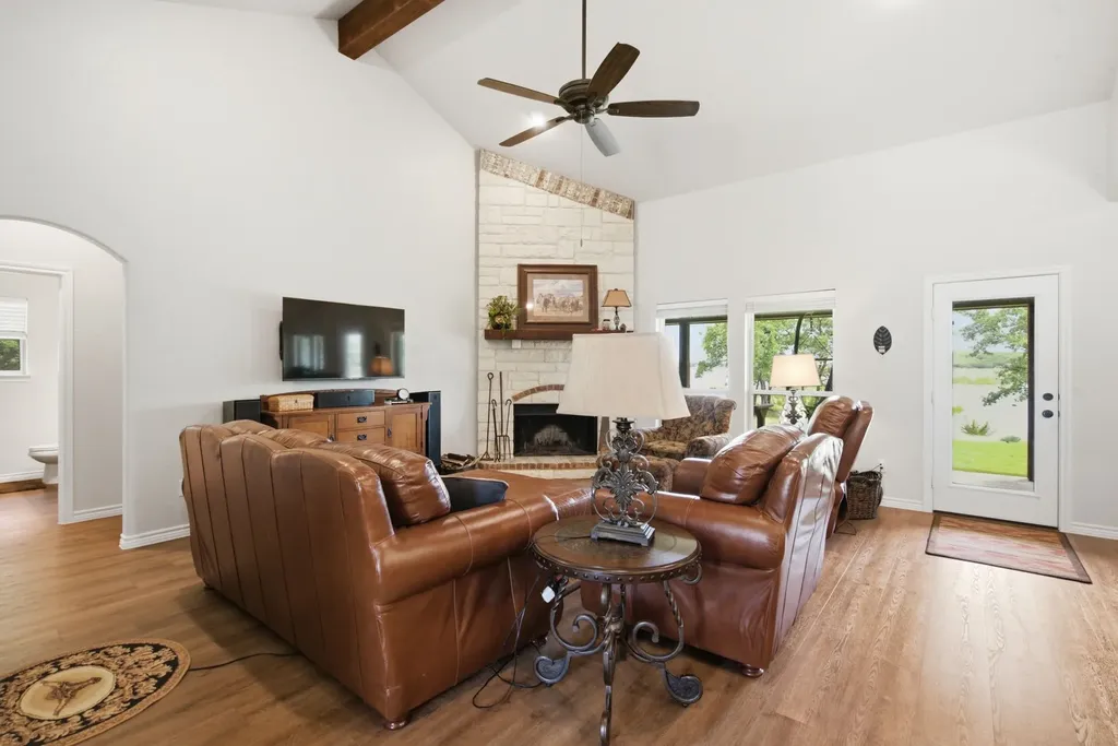 640 Sunfish Point Bluff Dale TX 76433