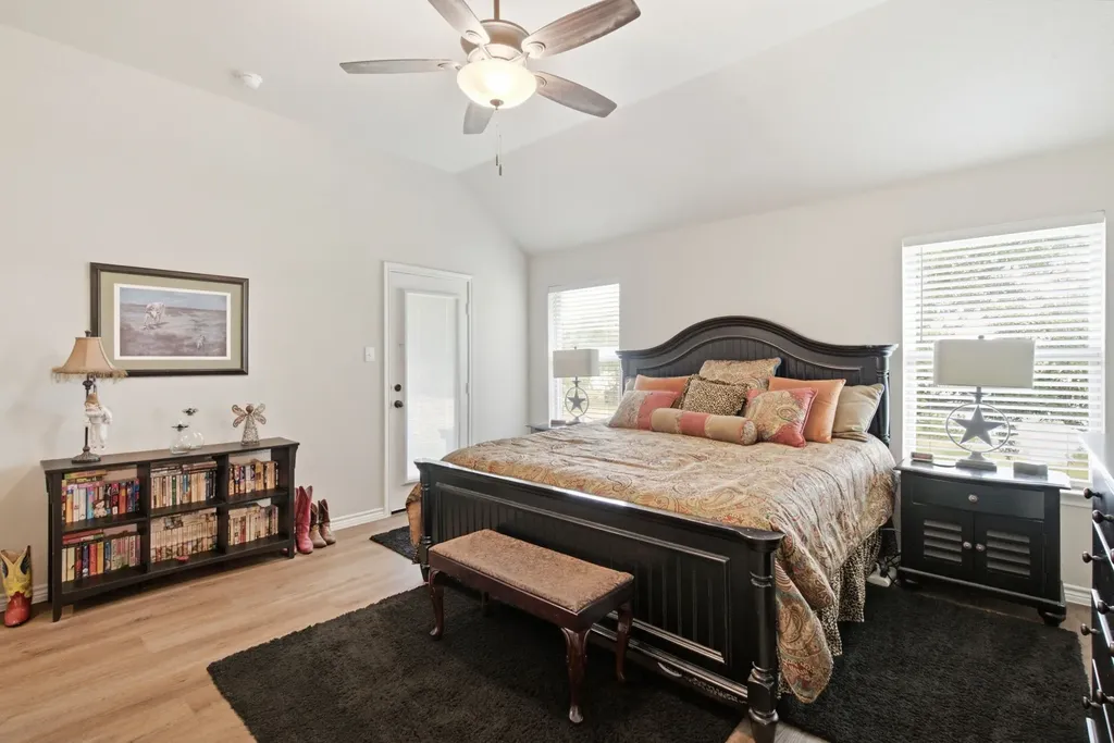 640 Sunfish Point Bluff Dale TX 76433