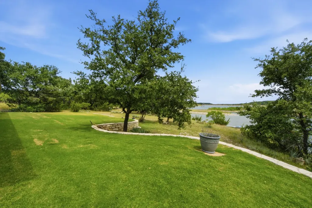 640 Sunfish Point Bluff Dale TX 76433