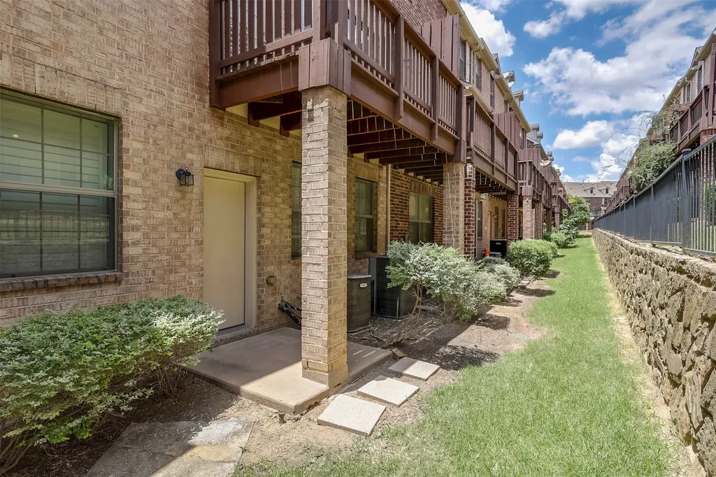1429 Fox Run Drive Irving TX 75063