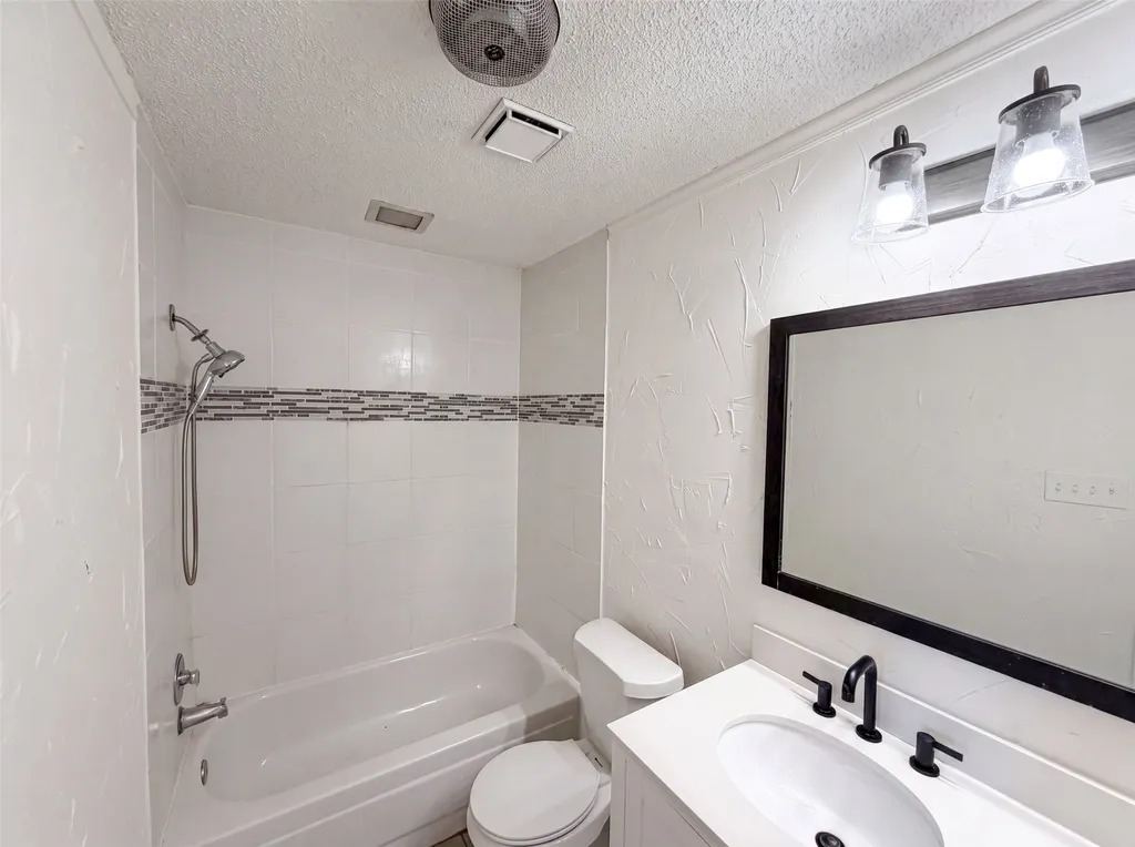 6612 Lakeside Drive Lake Worth TX 76135