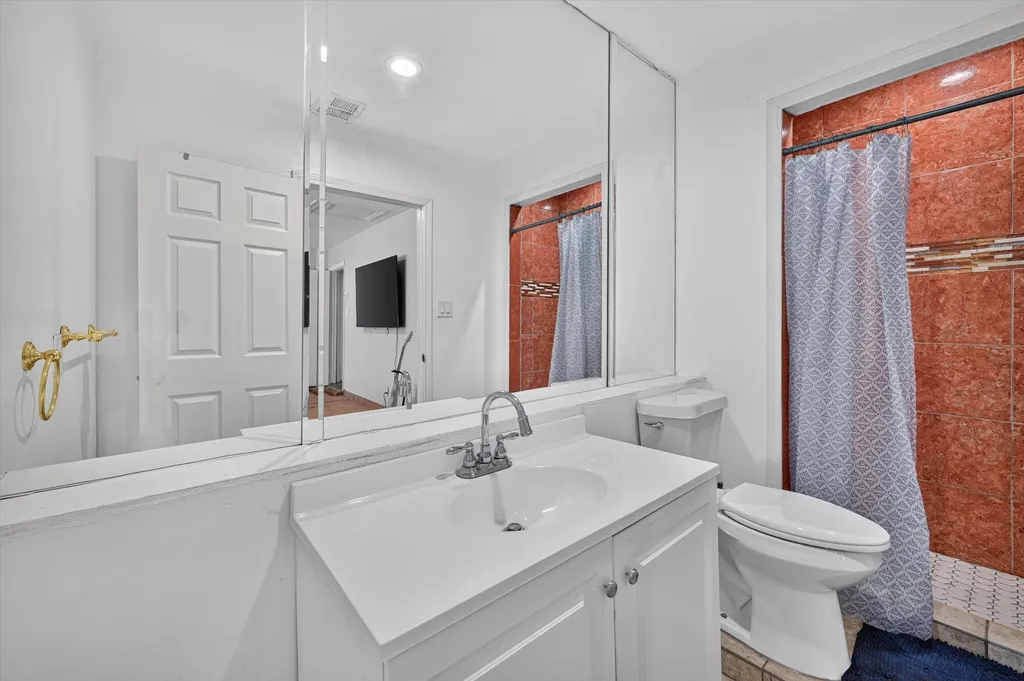 5716 Maryview Terrace Haltom City TX 76117