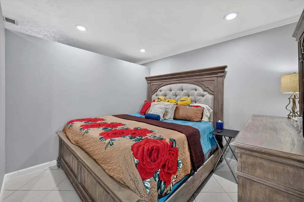 5716 Maryview Terrace Haltom City TX 76117
