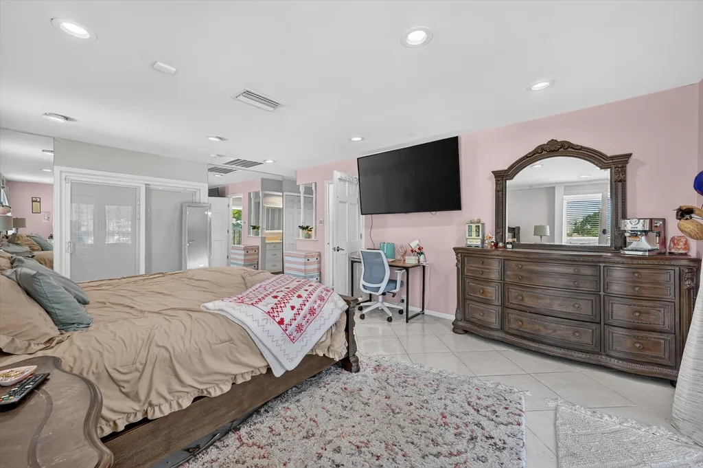 5716 Maryview Terrace Haltom City TX 76117