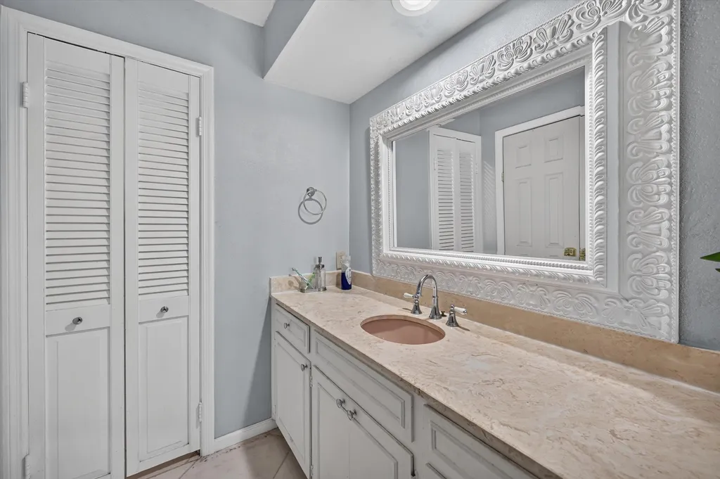 5716 Maryview Terrace Haltom City TX 76117