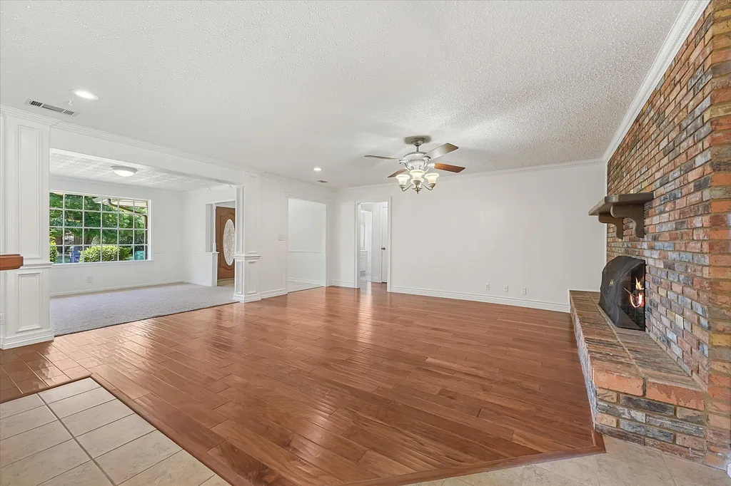 718 Ridgecrest Circle Denton TX 76205
