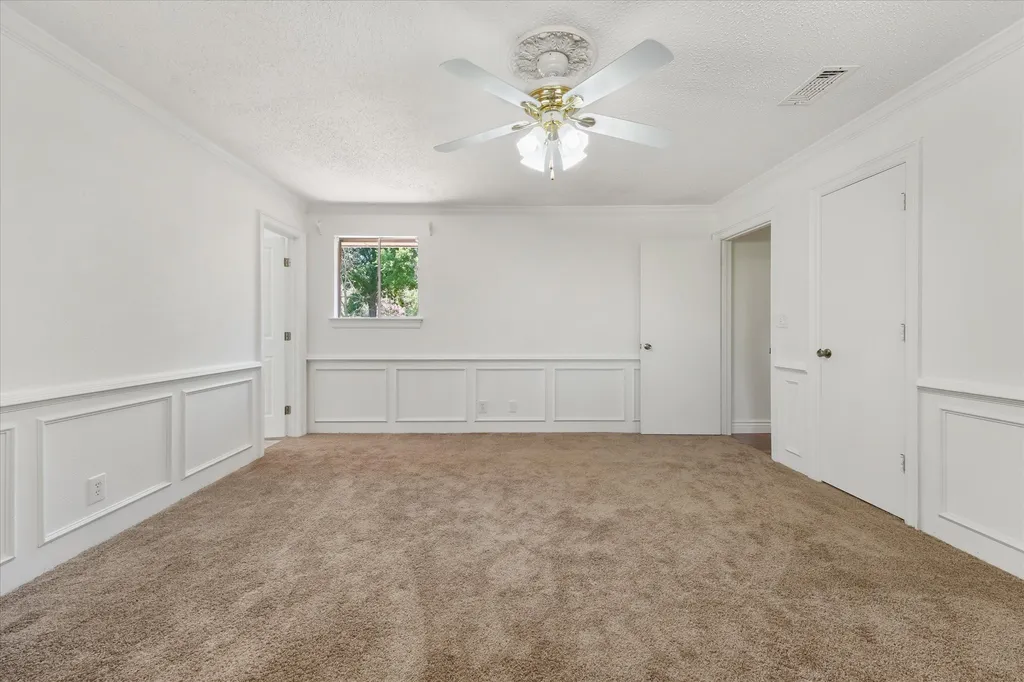 718 Ridgecrest Circle Denton TX 76205